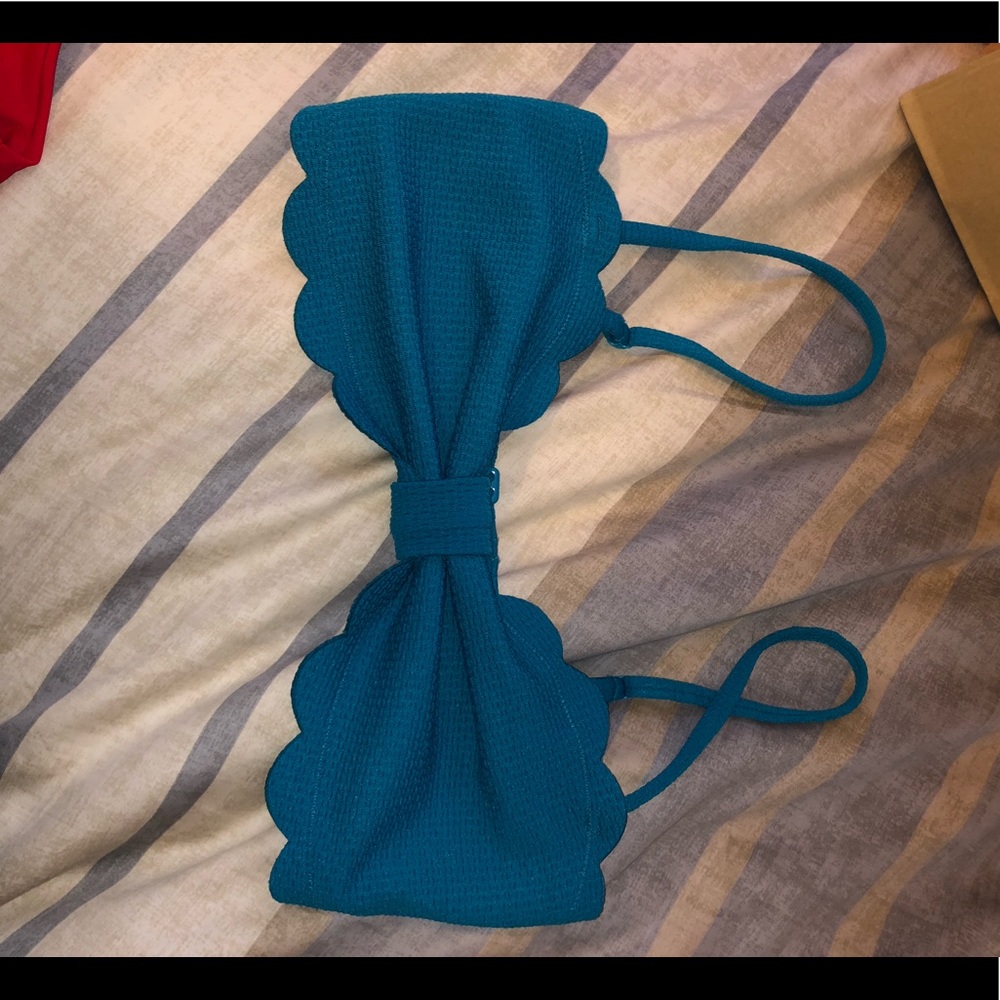 Cute Ruffle blue bikini top - Picture 3 of 5